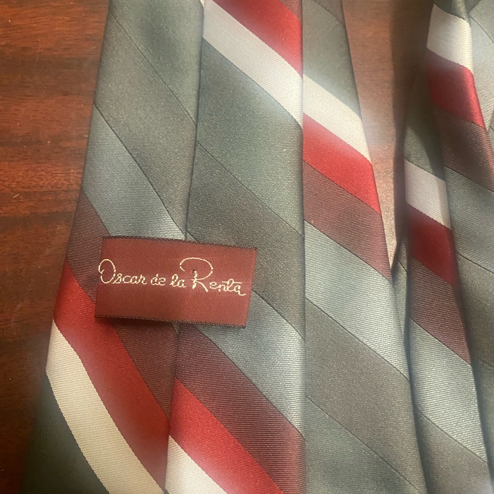 Oscar de la Renta Elegant Red and Gray Men's Tie
